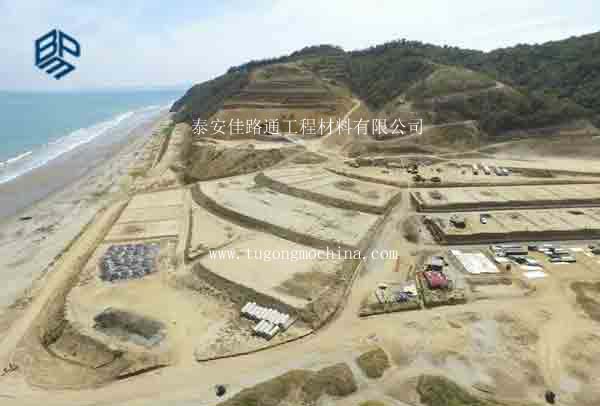 厄瓜多尔高尔夫球场泳池采用佳路通HDPE防渗膜 厄瓜多尔高尔夫球场泳池采用佳路通HDPE防渗膜